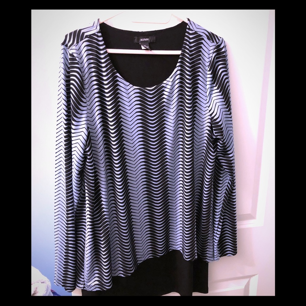 ALFANI BLOUSE WITH BLUE AND BLACK ACCENTS